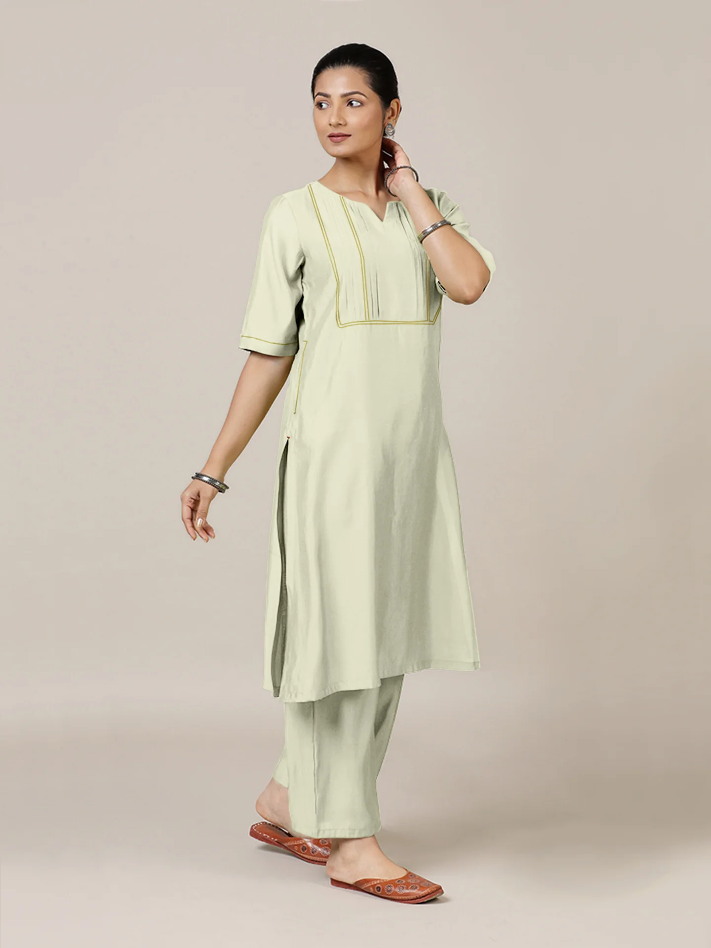 Esha x Rozaana | A Line Kurta in Ivory with Thread Work | Coords or Only Kurta - Image 9