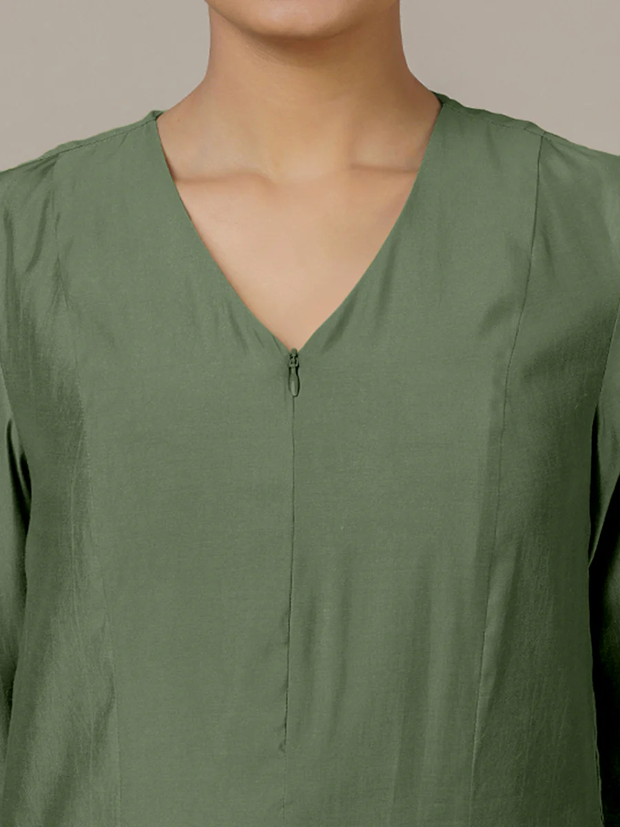 Mahek x Rozaana | A Line Kurta in Hunter Green with Thread Work | Coords or Only Kurta - Image 3