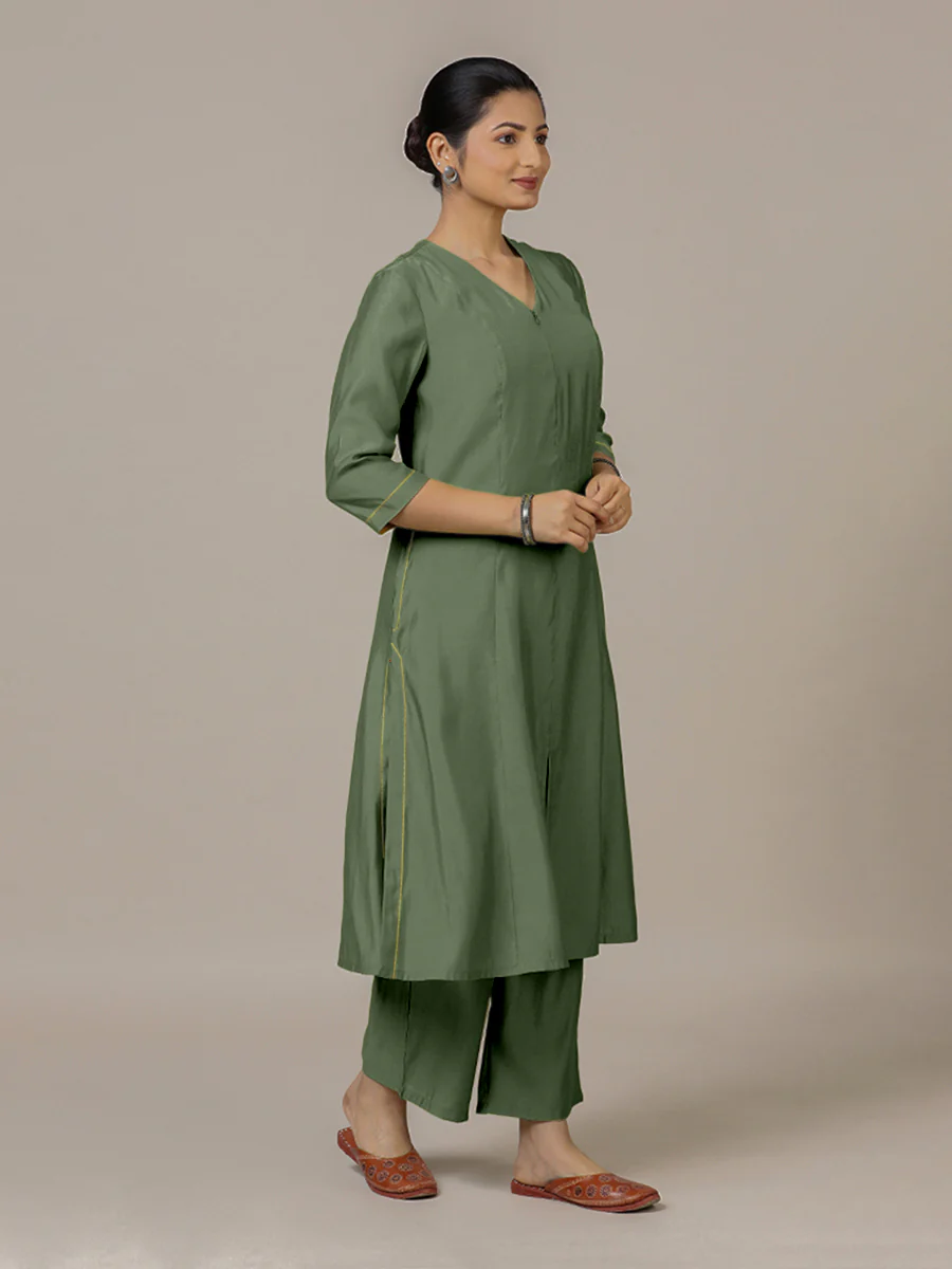 Mahek x Rozaana | A Line Kurta in Hunter Green with Thread Work | Coords or Only Kurta - Image 7