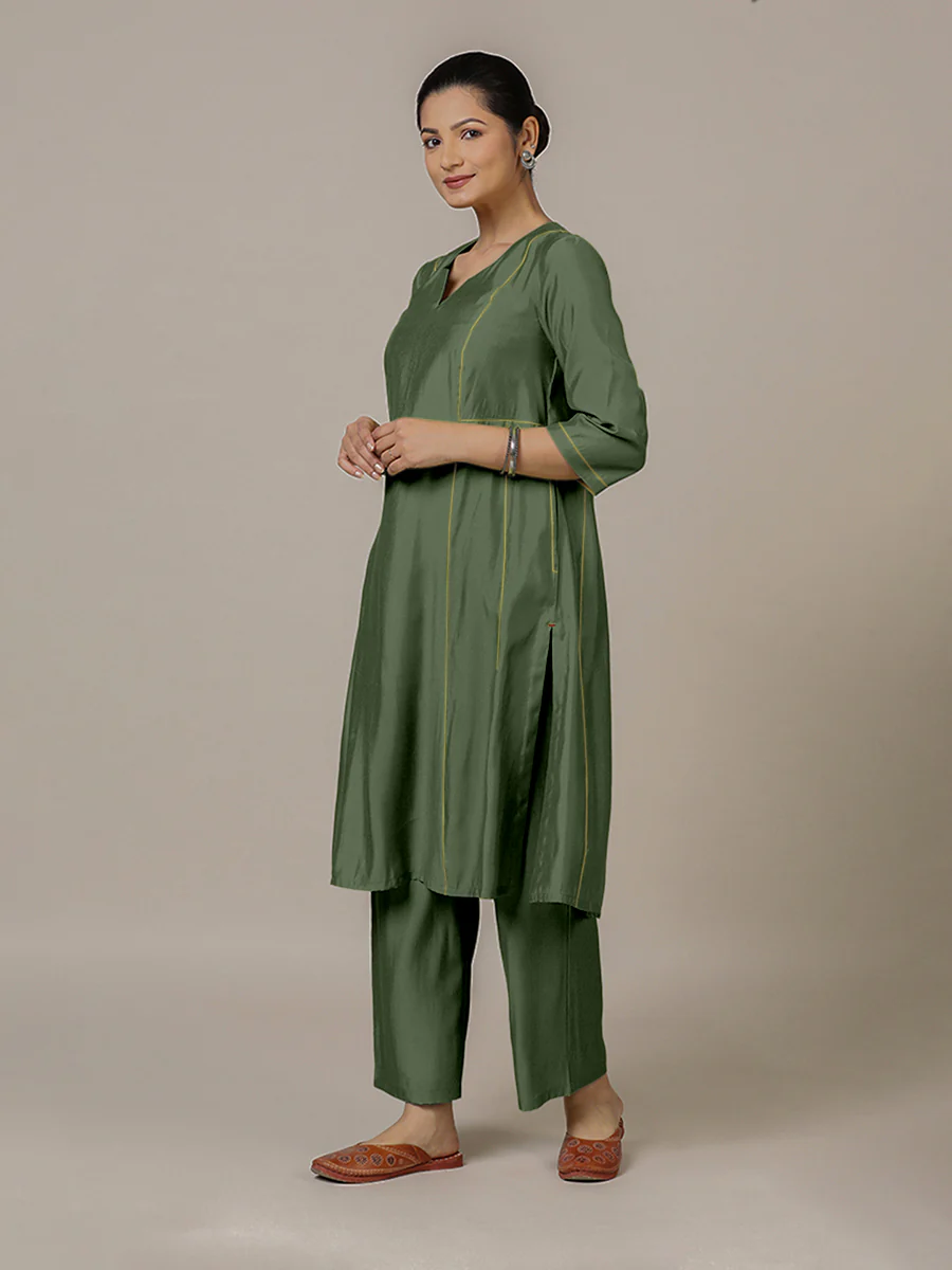 Mahi x Rozaana | A Line Kurta in Hunter Green with Thread Work | Coords or Only Kurta - Image 7