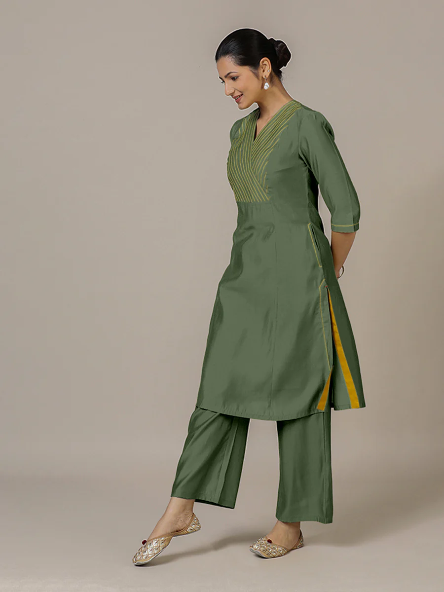 Piya x Rozaana | A Line Kurta in Hunter Green with Thread Work | Coords or Only Kurta - Image 6