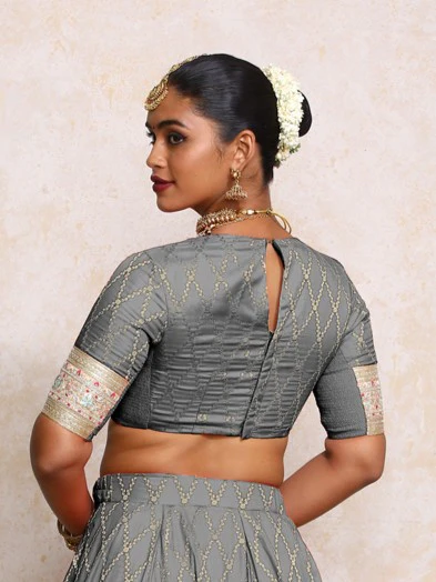 Kashvi x Tyohaar | Elbow Sleeves Gilded Grey Vine Mesh Brocade Saree Blouse - Image 2