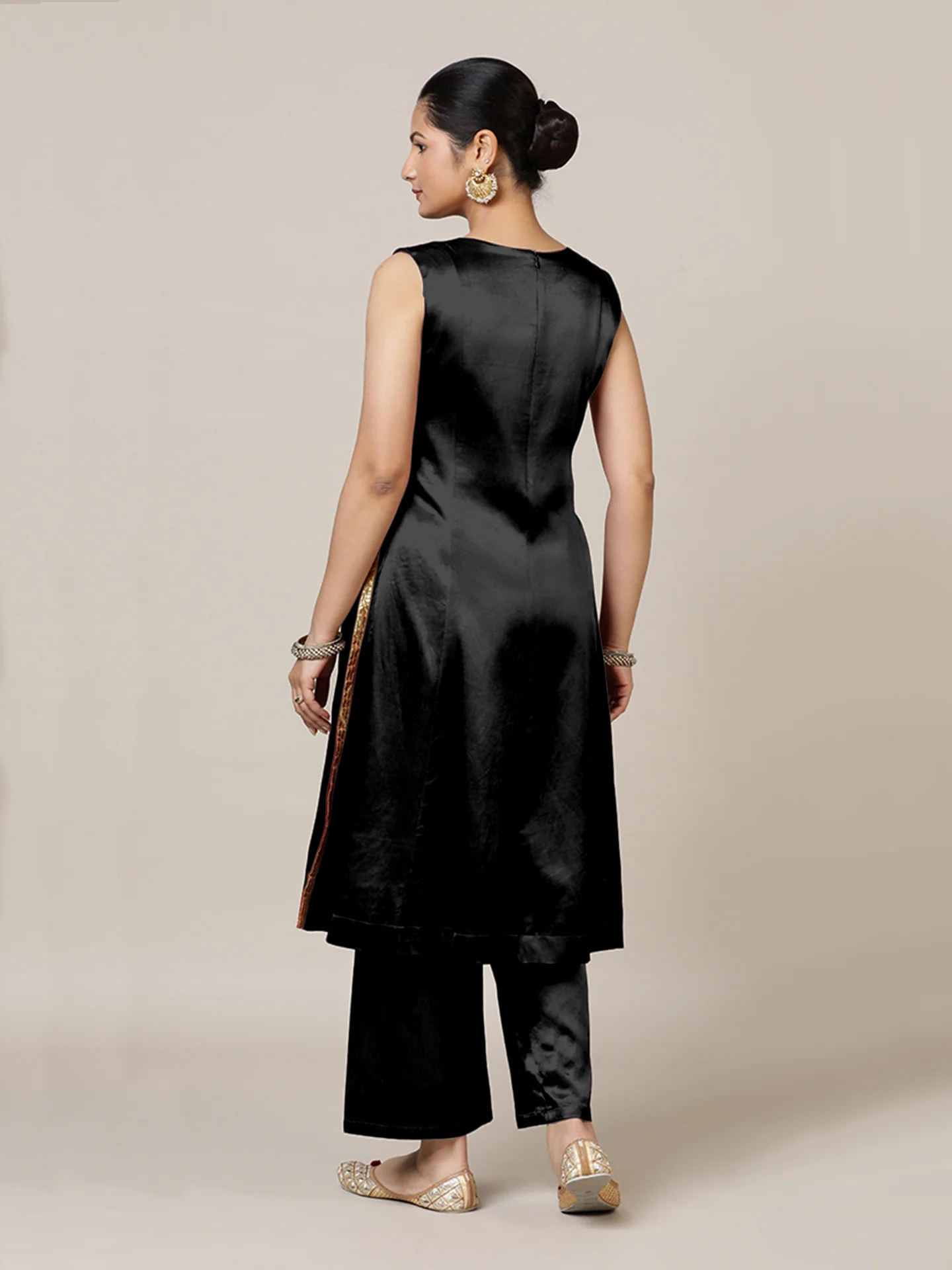 Gulnaaz x Tyohaar | Ink Black Mashru Silk Panelled Kurta with Crushed Golden Gota Detailing | Coords or Only Kurta - Image 2