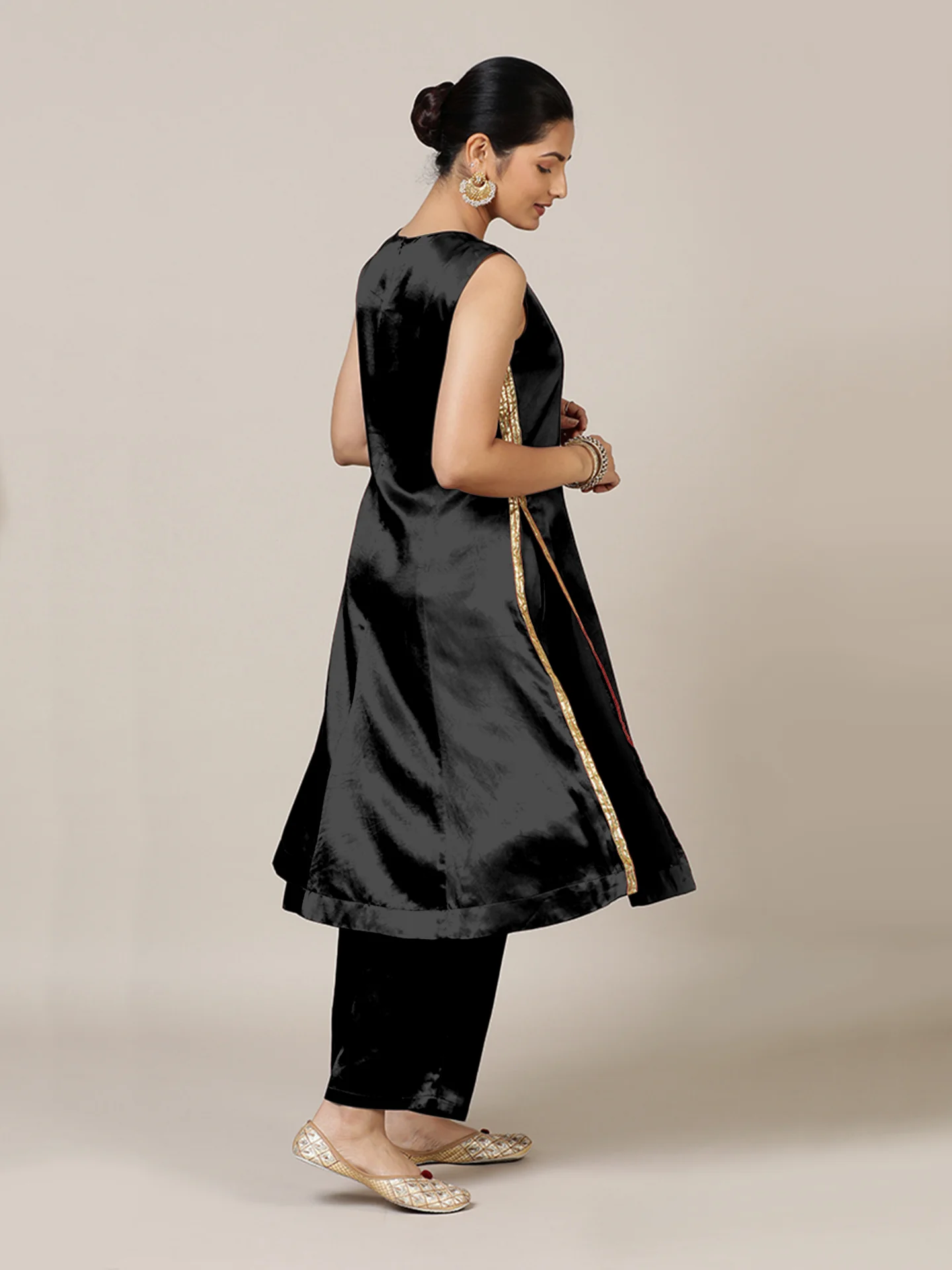 Gulnaaz x Tyohaar | Ink Black Mashru Silk Panelled Kurta with Crushed Golden Gota Detailing | Coords or Only Kurta - Image 3