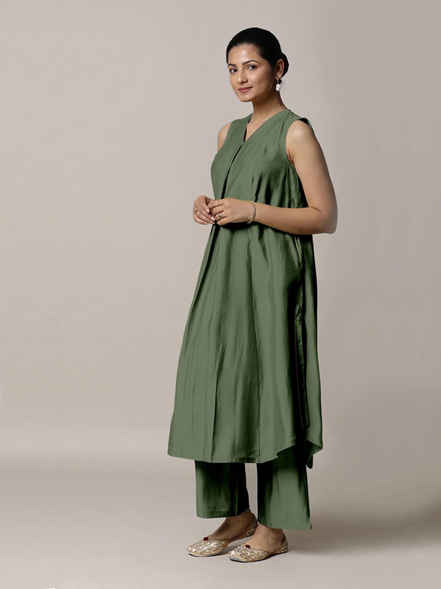 Mirha x Rozaana | A Line Kurta in Hunter Green with Thread Work | Coords or Only Kurta - Image 10