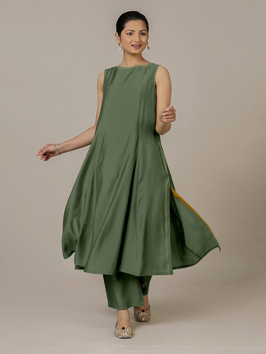 Sarah x Rozaana | A Line Kurta in Hunter Green with Thread Work | Coords or Only Kurta - Image 5