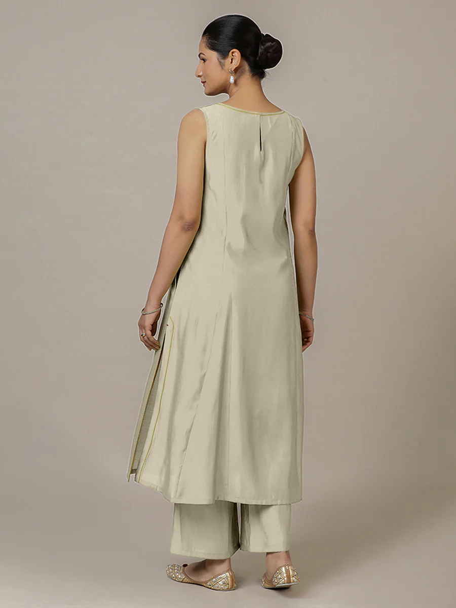 Sarah x Rozaana | A Line Kurta in Ivory with Thread Work | Coords or Only Kurta - Image 2