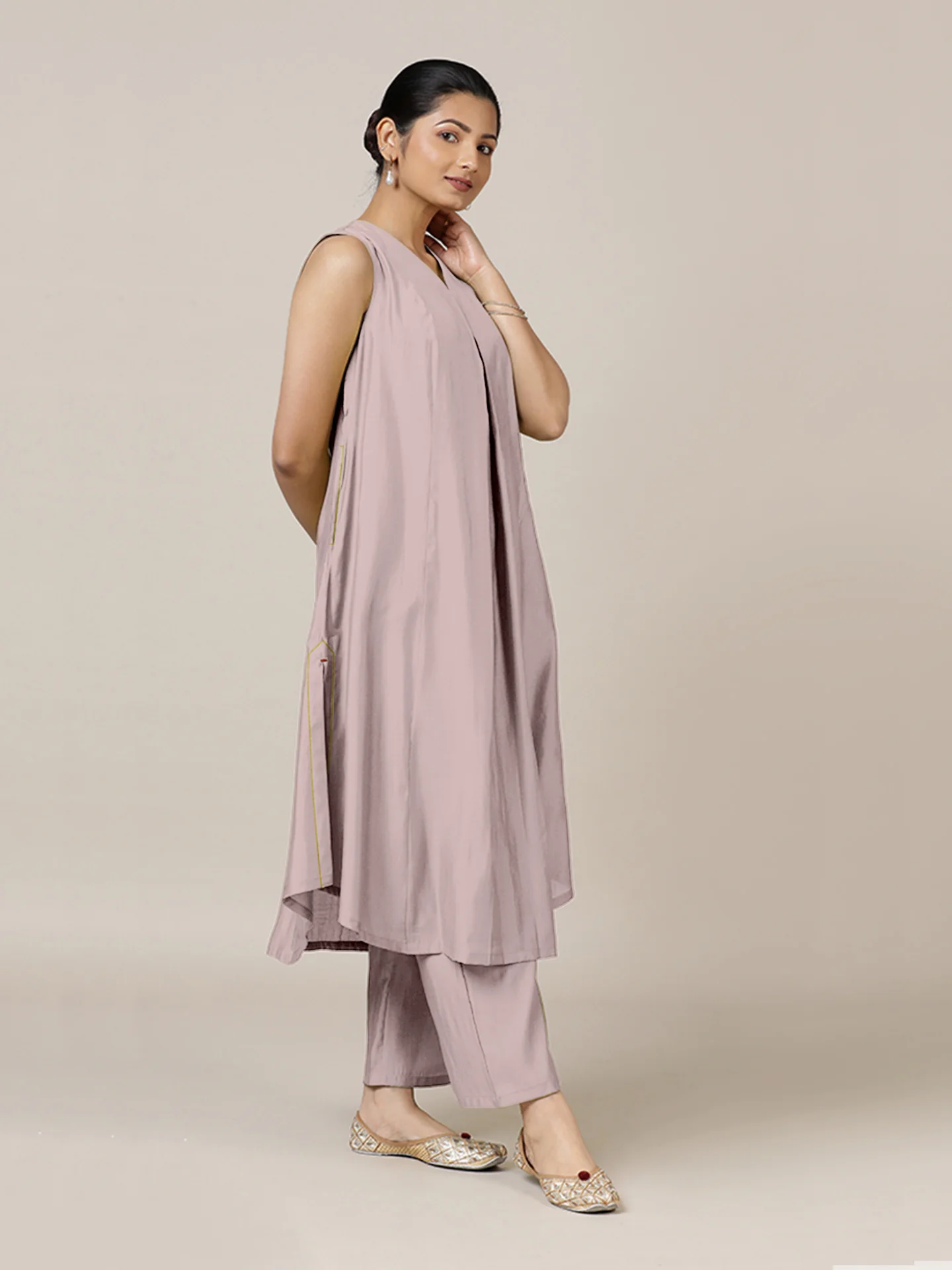 Mirha x Rozaana | A Line Kurta in Lilac with Thread Work | Coords or Only Kurta - Image 7