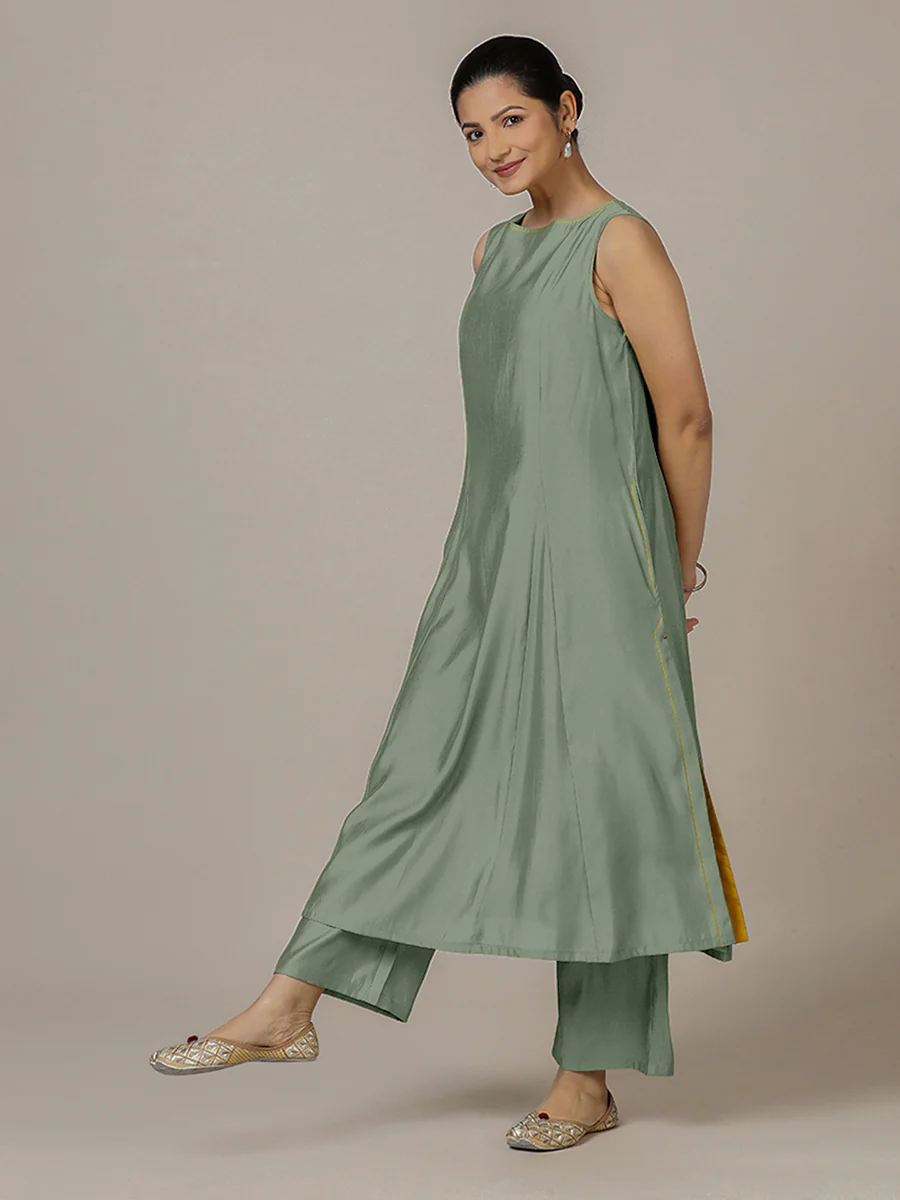 Sarah x Rozaana | A Line Kurta in Mint Green with Thread Work | Coords or Only Kurta - Image 6