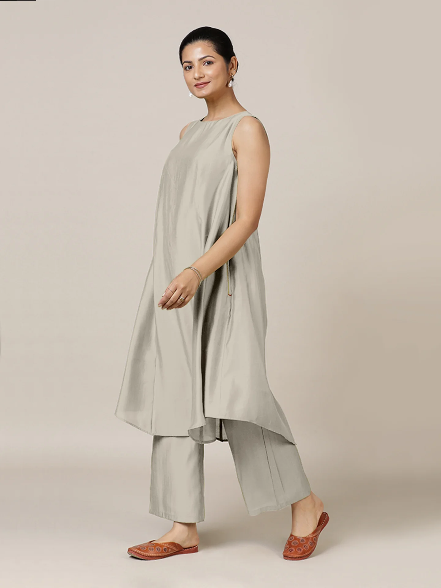 Anoki x Rozaana | A Line Kurta in Oyster Grey with Thread Work | Coords or Only Kurta - Image 7