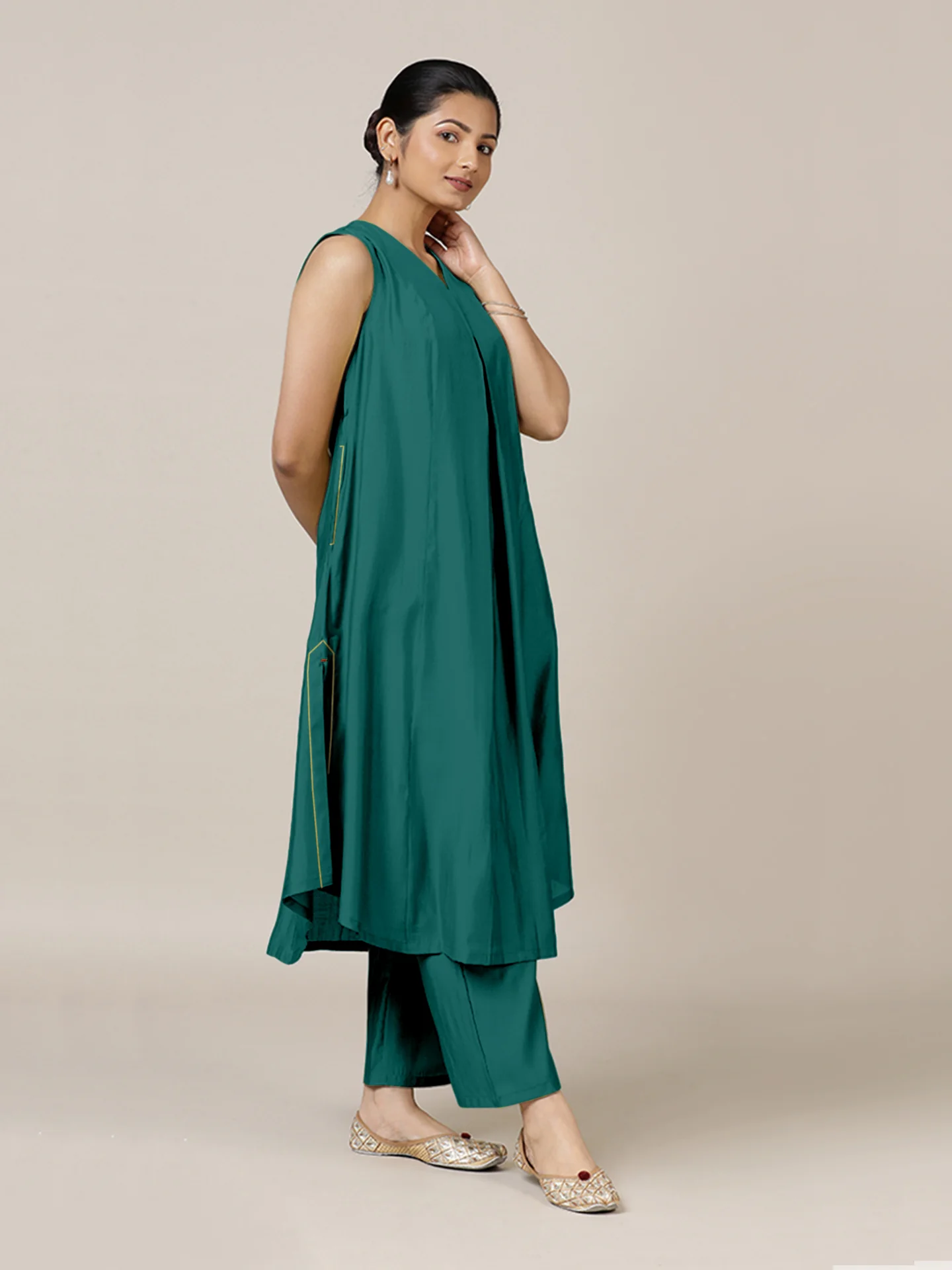 Mirha x Rozaana | A Line Kurta in Peacock Green with Thread Work | Coords or Only Kurta - Image 6