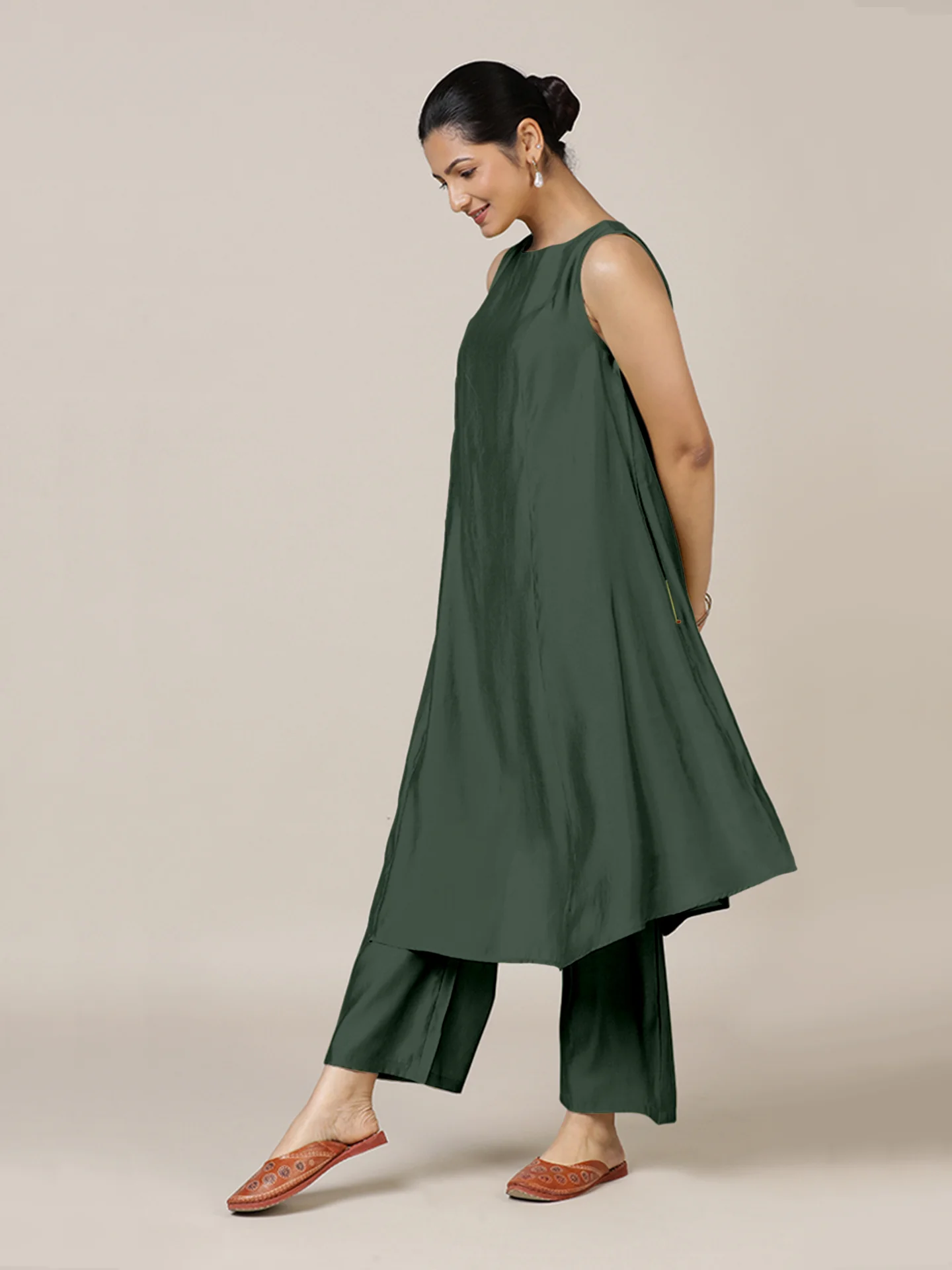 Anoki x Rozaana | A Line Kurta in Pine Green with Thread Work | Coords or Only Kurta - Image 8