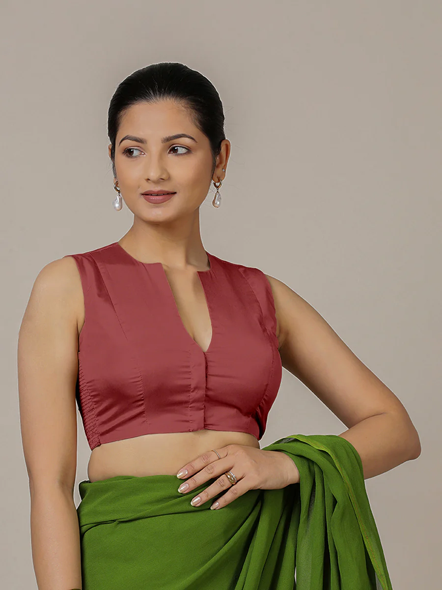 Veena x Rozaana | Sleeveless Saree Blouse in Auburn Red - Image 4