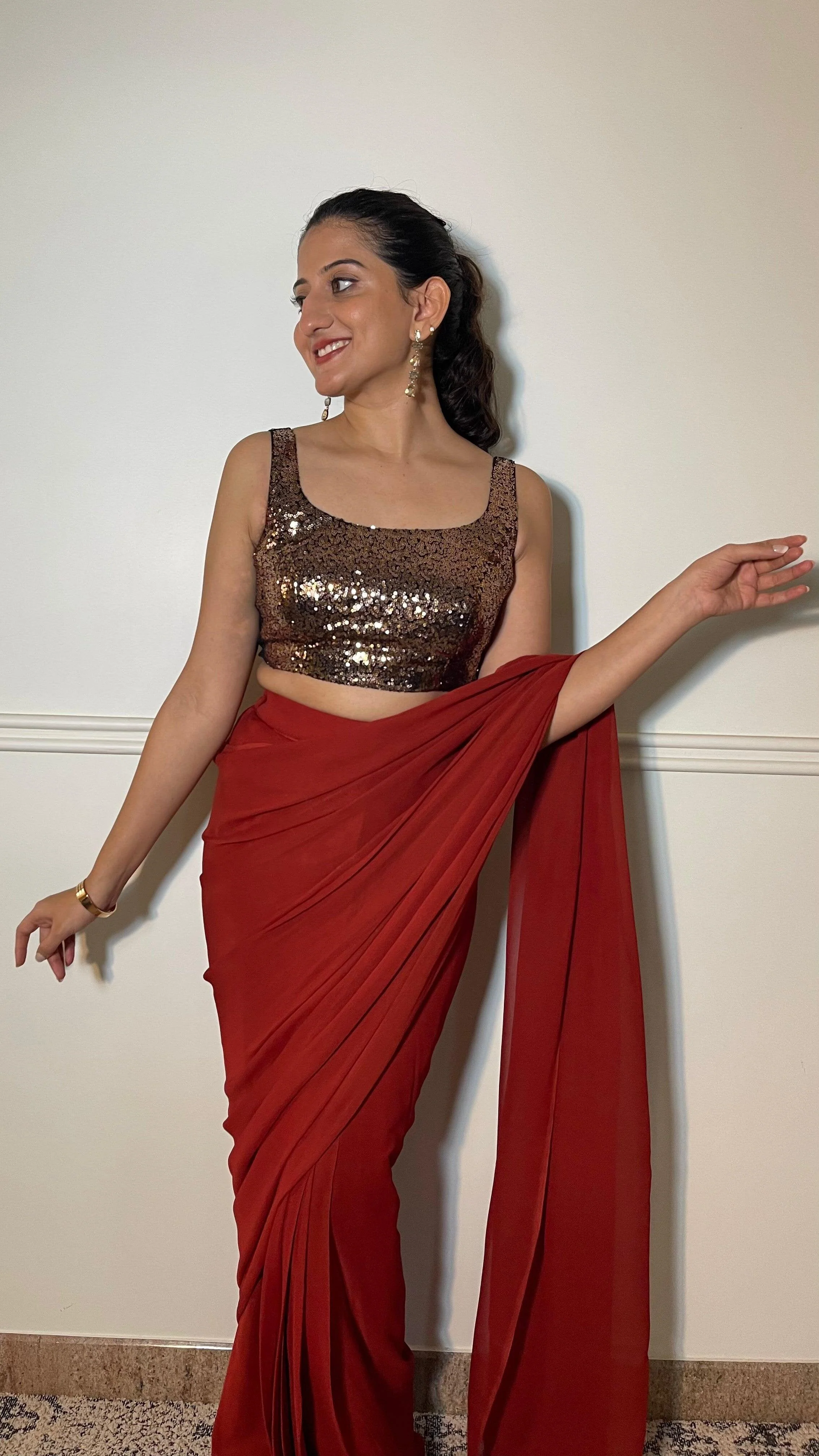 Sheela x Tyohaar | Sleeveless Black & Gold Sequined Shimmer Saree Blouse with Round Neck - Image 4