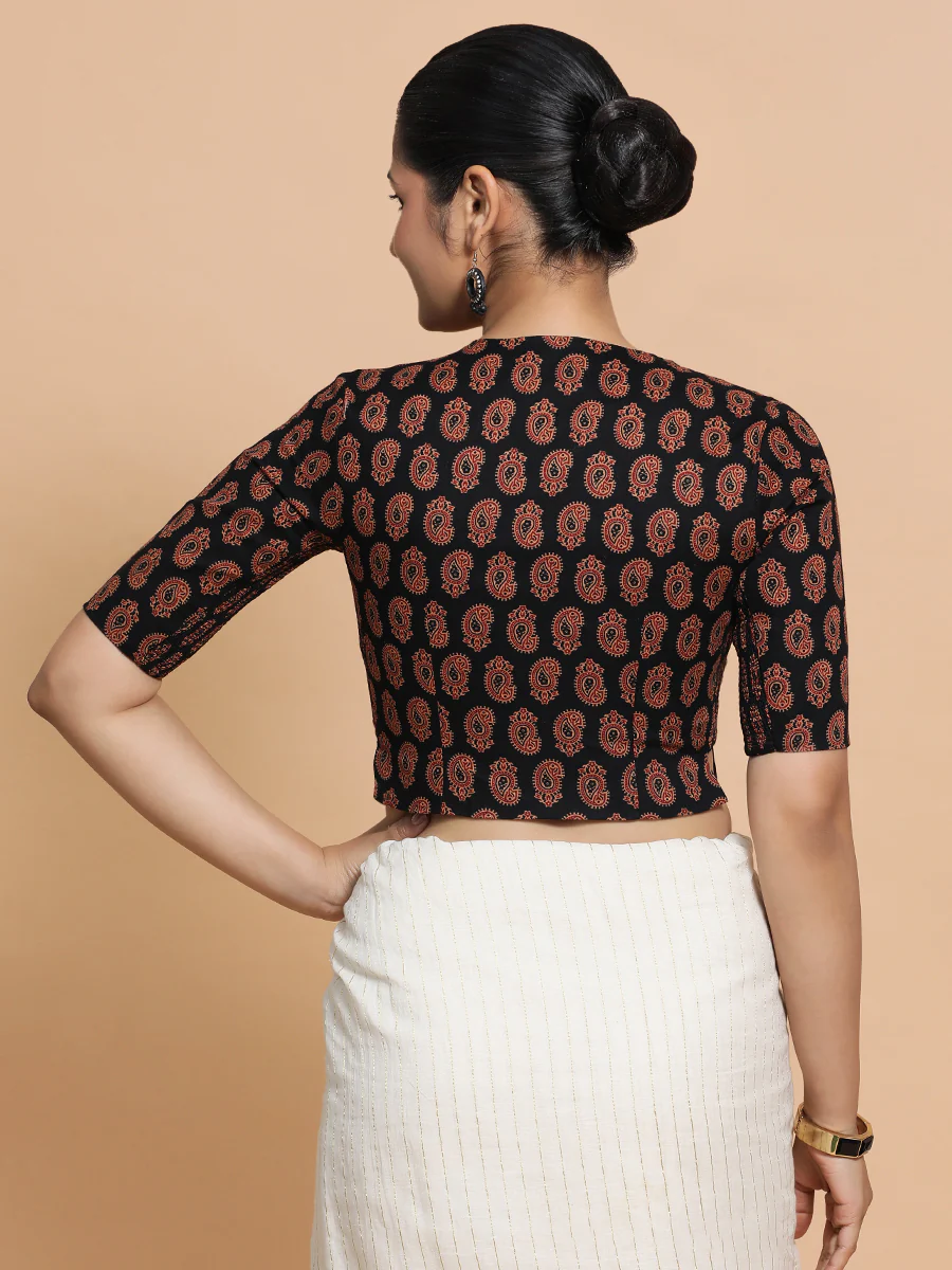 Mishti x Rozaana | Saree Blouse in Black Mango Block Print Fabric - Image 2
