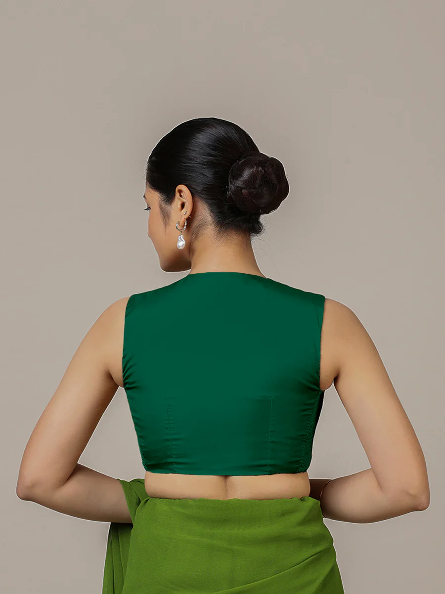 Veena x Rozaana | Sleeveless Saree Blouse in Bottle Green - Image 2