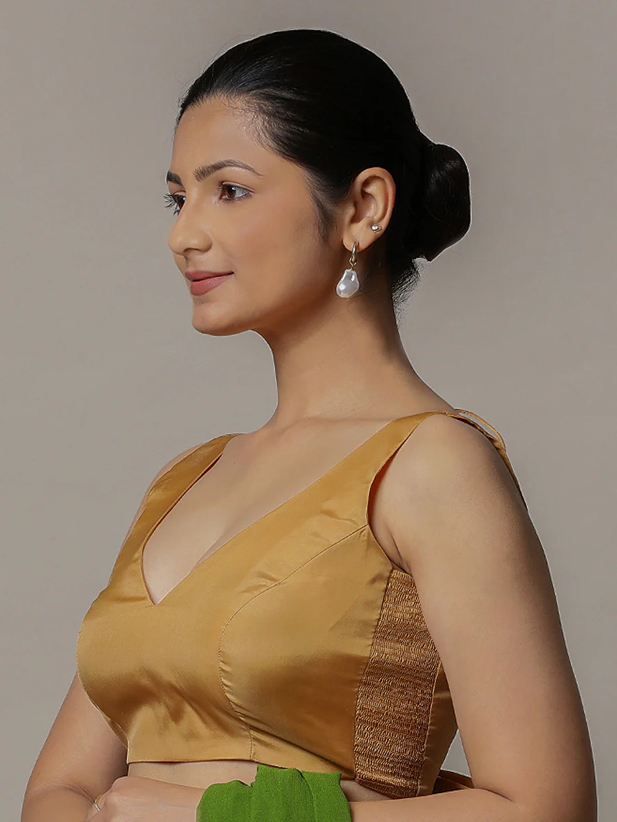 Raisa x Rozaana | Gold Sleeveless FlexiFit™ Saree Blouse with Simple V Neckline and Back Cut-out with Tie-Up - Image 7
