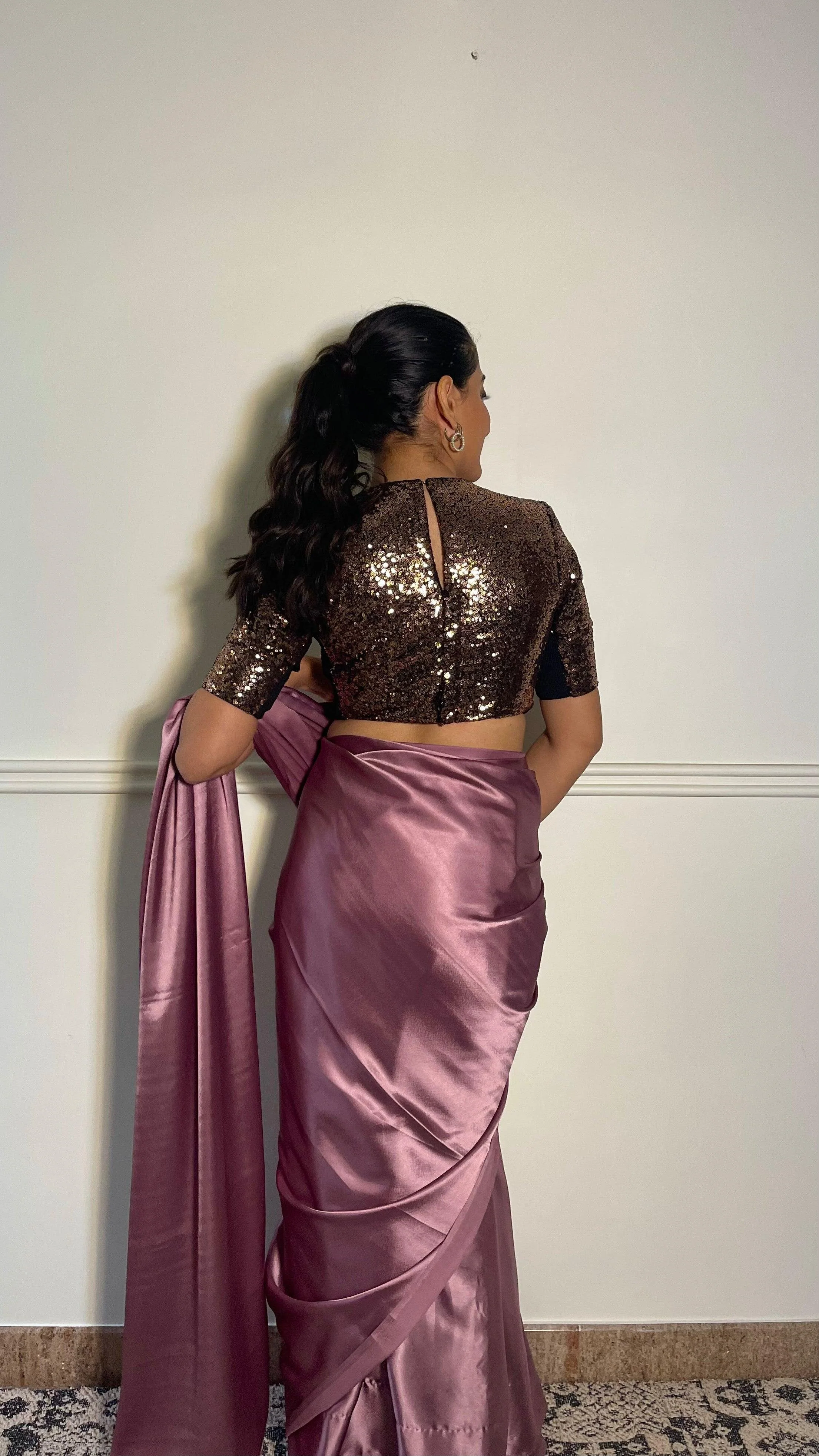 Surina x Tyohaar | Elbow Sleeves Black & Gold Sequined Shimmer Saree Blouse with Jewel Neck - Image 4