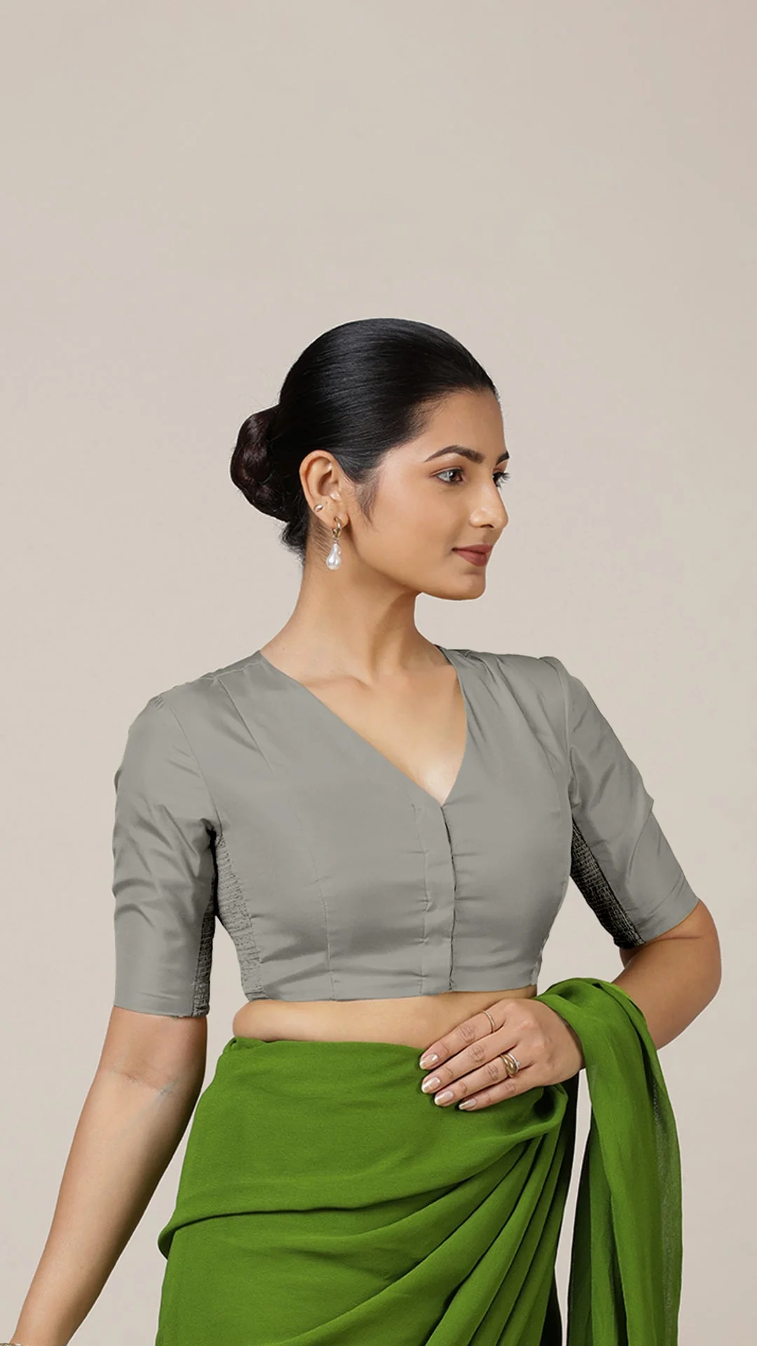 Begum x Rozaana | Elbow Sleeves Saree Blouse in Grey - Image 8