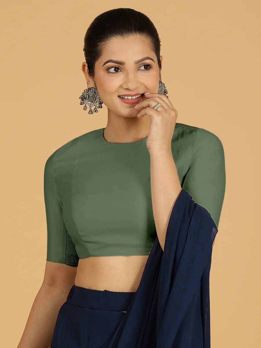 Amisha x Rozaana | Elbow Sleeves Saree Blouse in Hunter Green - Image 7