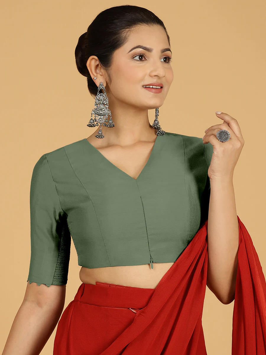 Divya x Rozaana | Elbow Sleeves Saree Blouse in Hunter Green - Image 7