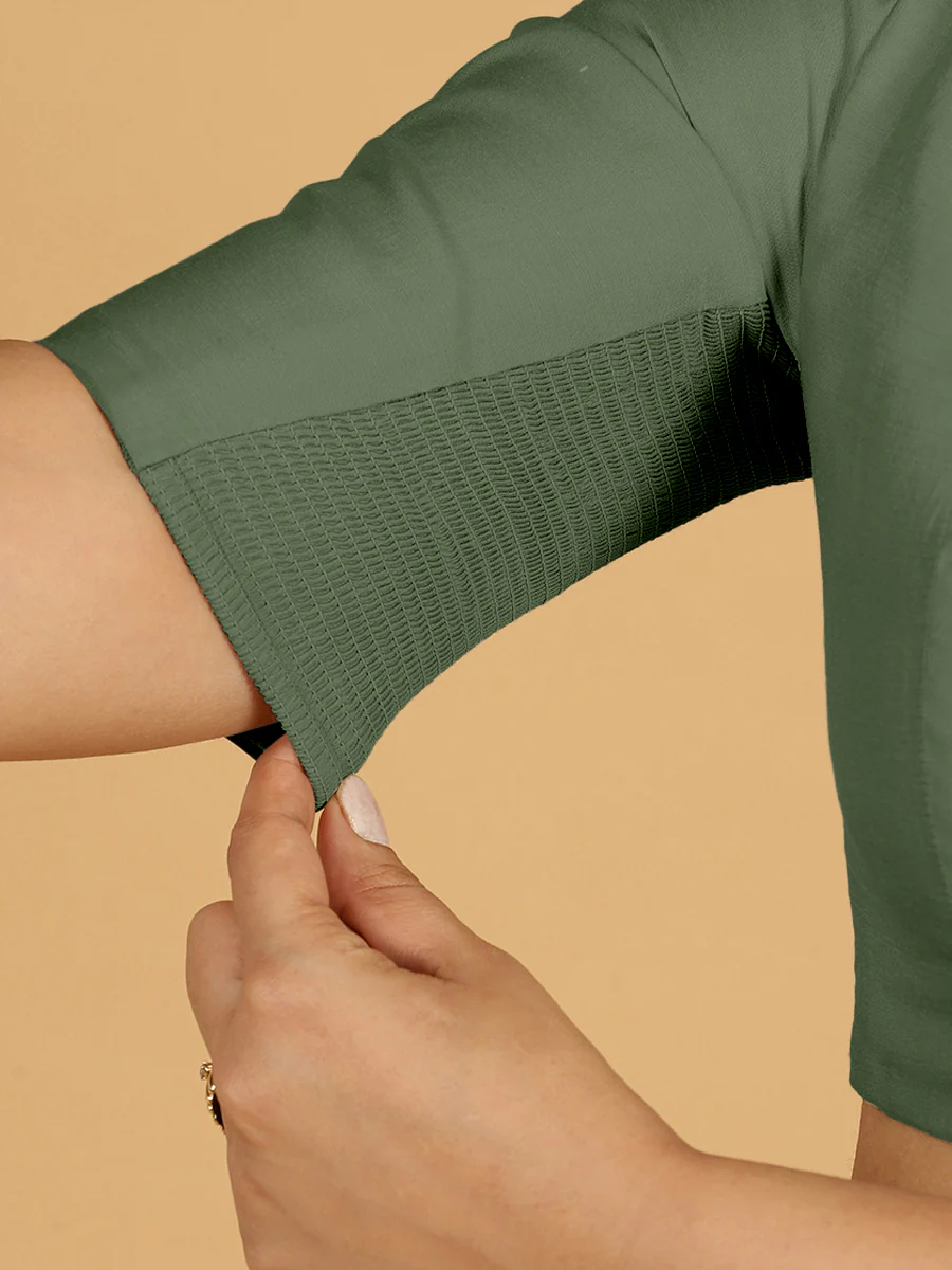 Farida x Rozaana | Regular Sleeves Saree Blouse in Hunter Green - Image 4