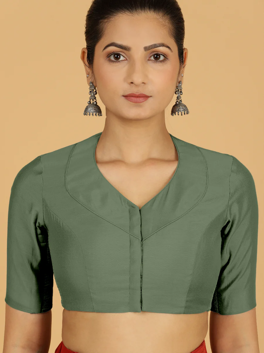 Pallavi x Rozaana | Elbow Sleeves Saree Blouse in Hunter Green - Image 5