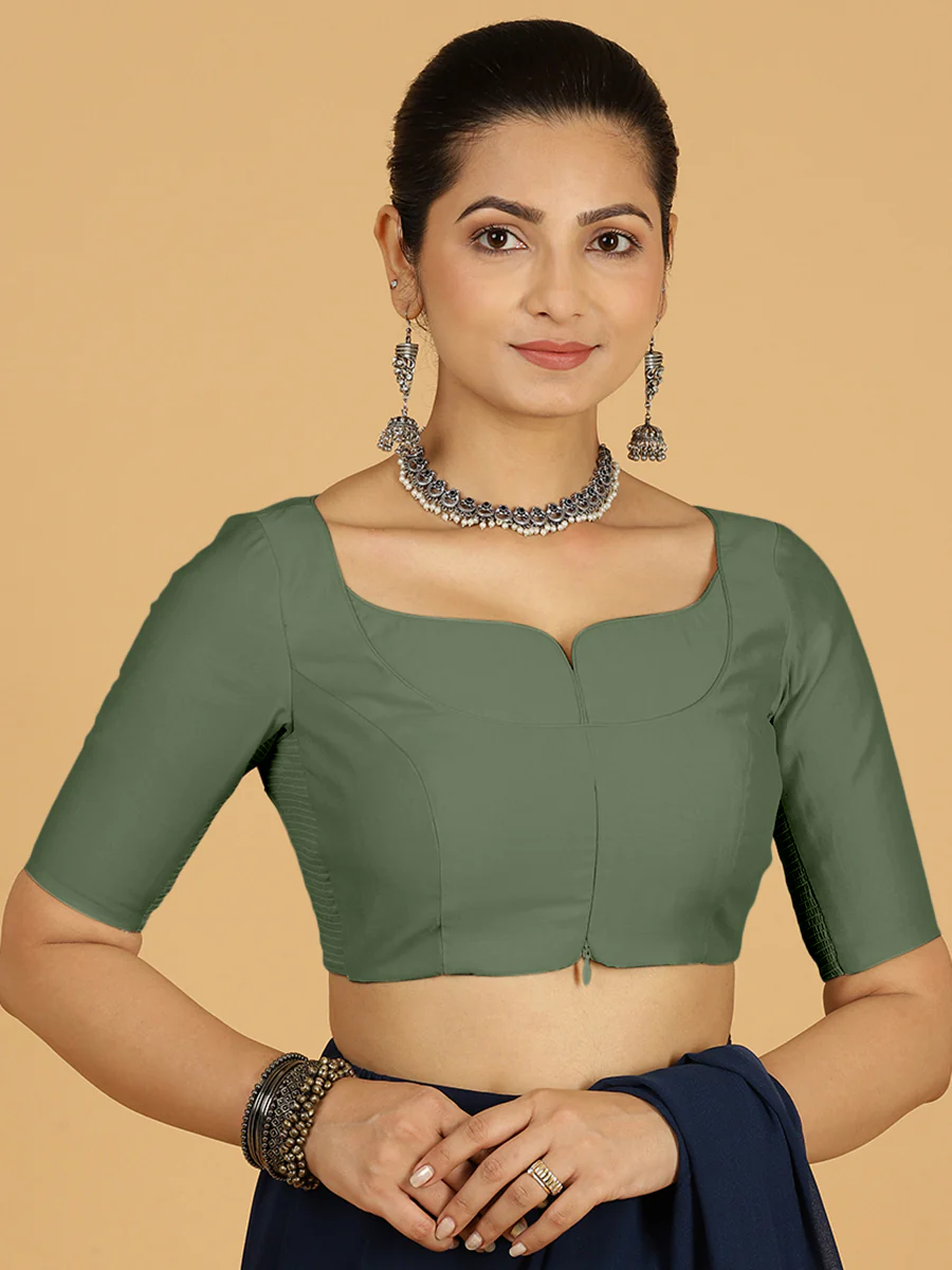 Priya x Rozaana | Elbow Sleeves Saree Blouse in Hunter Green - Image 8