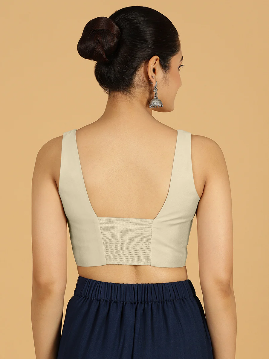 Kasturi x Rozaana | Sleeveless Saree Blouse in Ivory - Image 2