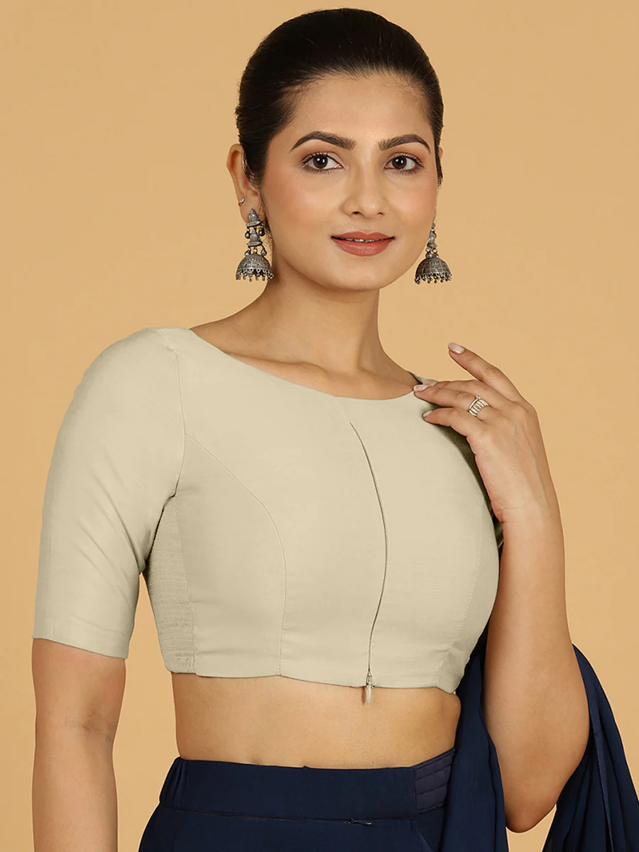 Sushma x Rozaana | Regular Sleeves Saree Blouse in Ivory - Image 8
