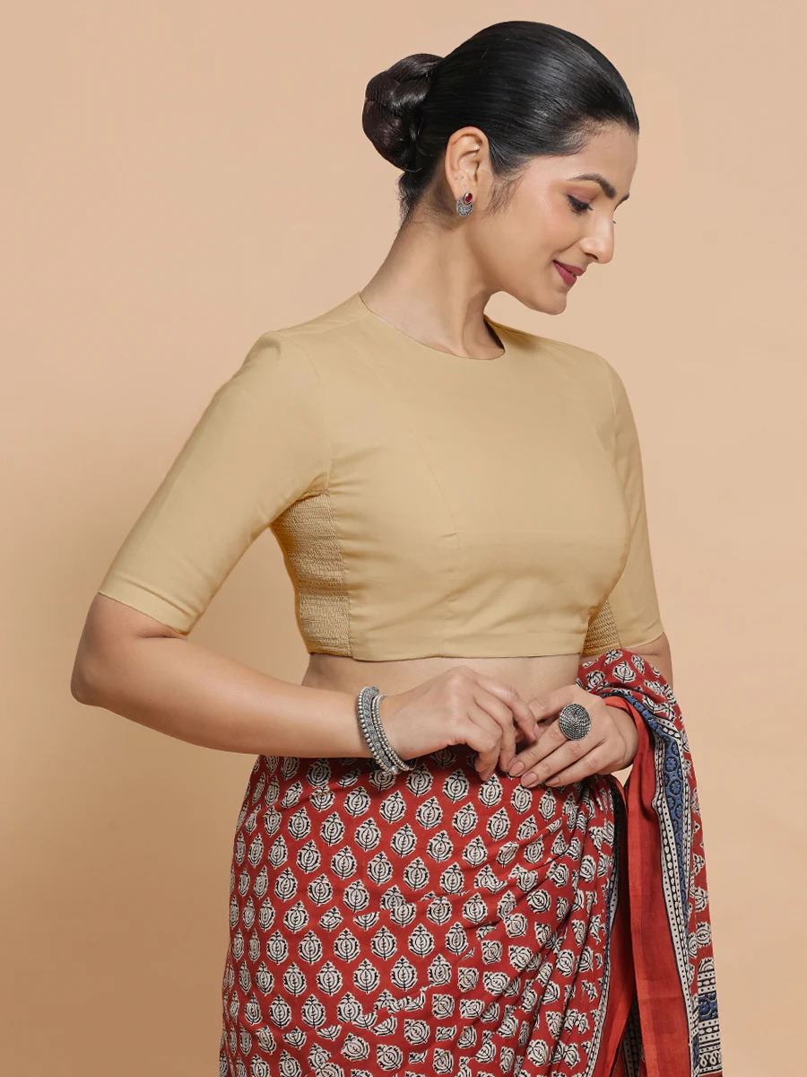 Lara x Rozaana | Jewel Neck Saree Blouse in Ecru Beige Linen - Image 10