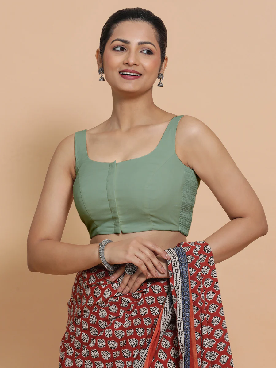 Nisha x Rozaana | Sleeveless Saree Blouse in Peppermint Green Linen - Image 5