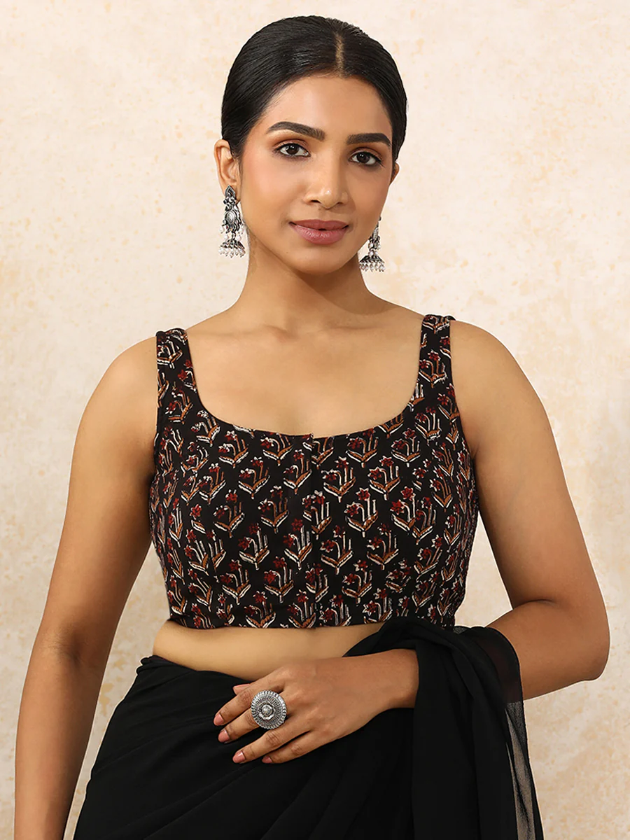 Dharini x Rozaana | Sleeveless Saree Blouse in Midnight Lily Block Print Cotton - Image 6