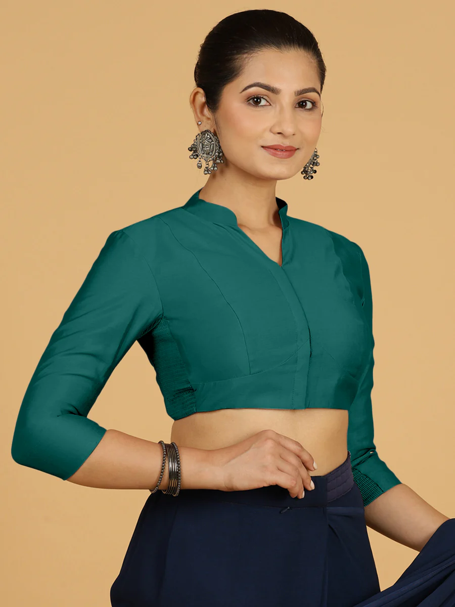 Maya x Rozaana | Three Quarter Sleeves Saree Blouse in Peacock Green - Image 6