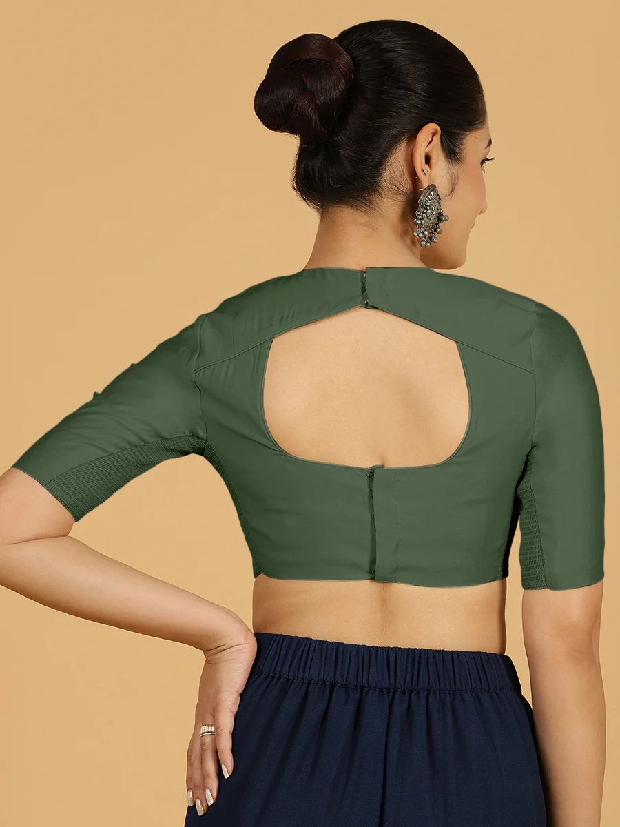 Amisha x Rozaana | Elbow Sleeves Saree Blouse in Pine Green - Image 2
