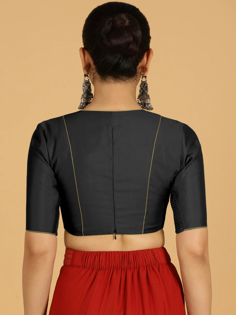 Ghazal x Rozaana | Elbow Sleeves Saree Blouse in Raven Black - Image 2