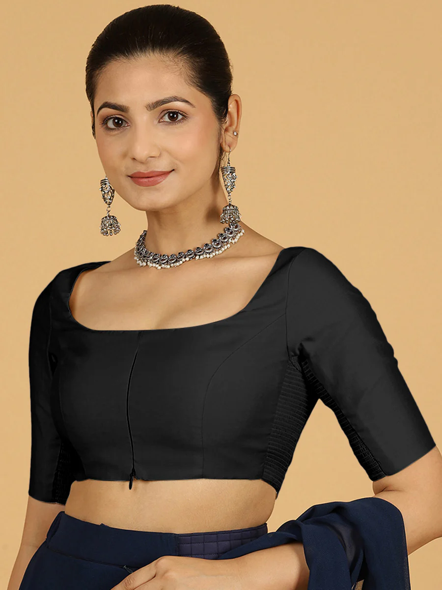 Nidhi x Rozaana | Elbow Sleeves Saree Blouse in Raven Black - Image 6