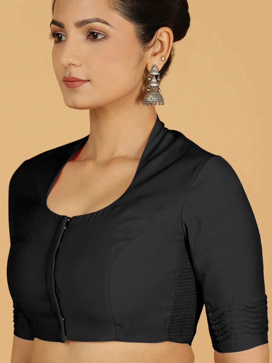 Salma x Rozaana | Elbow Sleeves Saree Blouse in Raven Black - Image 5