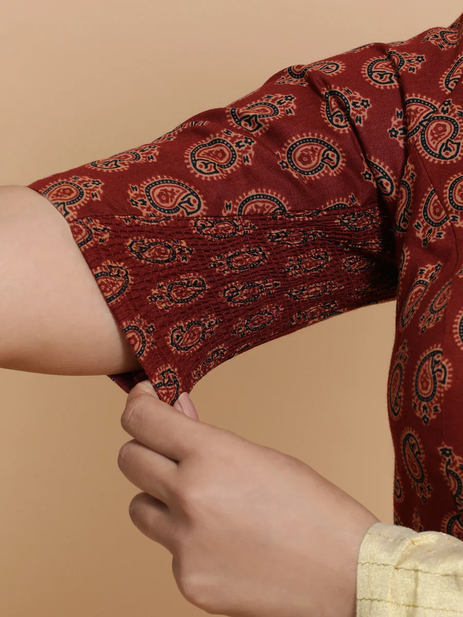 Tara x Rozaana | Elbow Sleeves Cotton Saree Blouse in Red Mango Block Print Fabric - Image 4