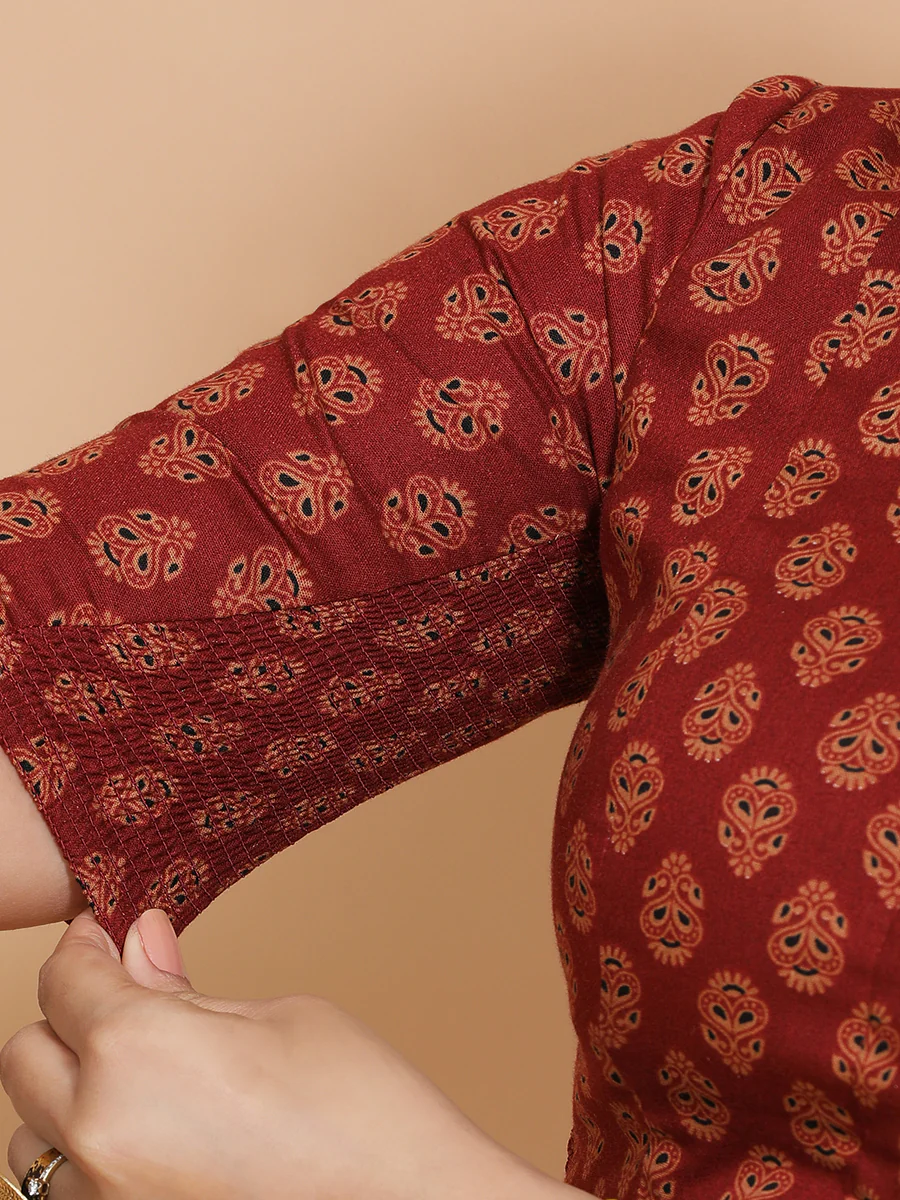Binal x Rozaana | Elbow Sleeves Cotton Saree Blouse in Red Peacock Block Print Fabric - Image 4