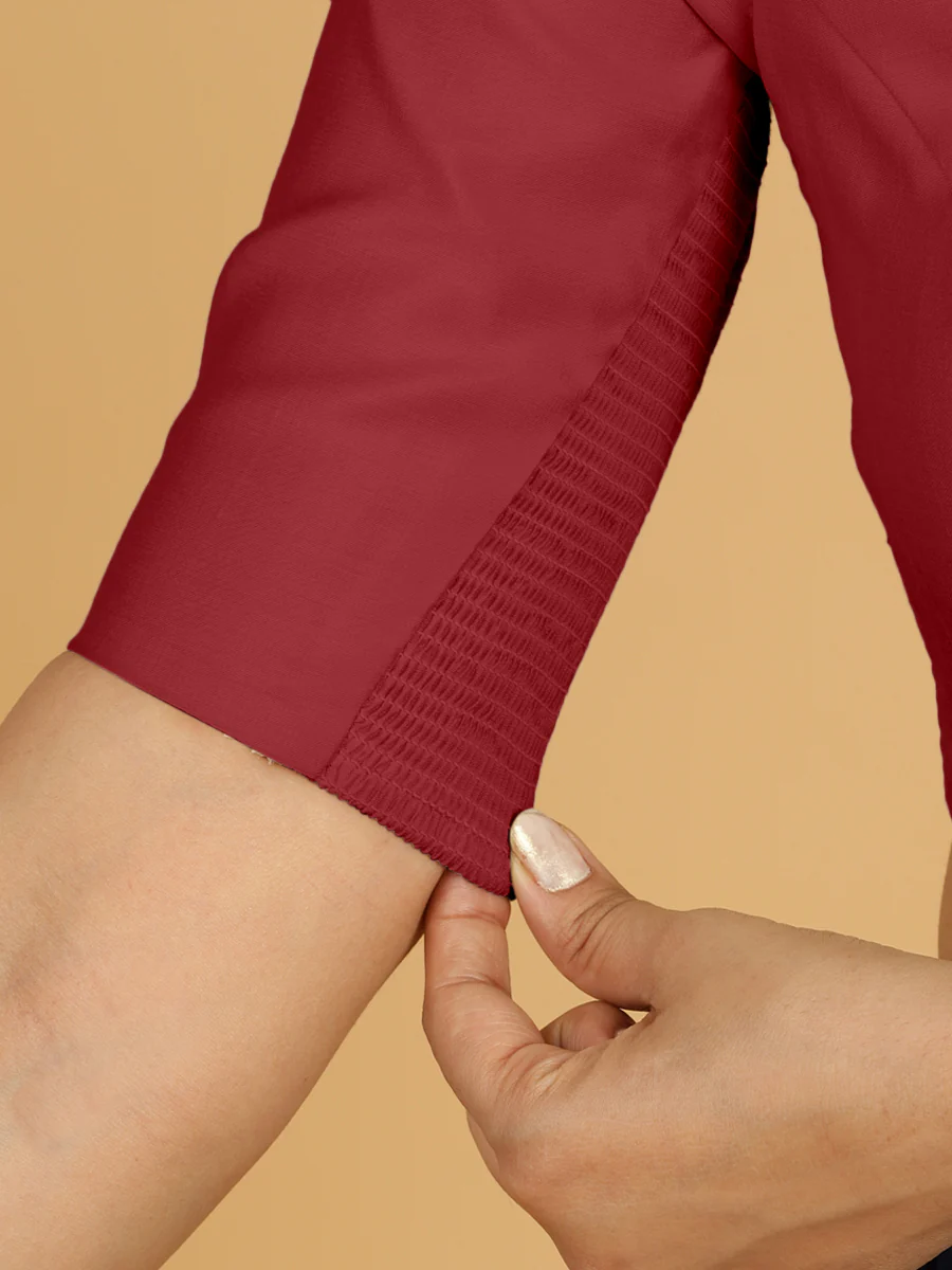Priya x Rozaana | Elbow Sleeves Saree Blouse in Scarlet Red - Image 4