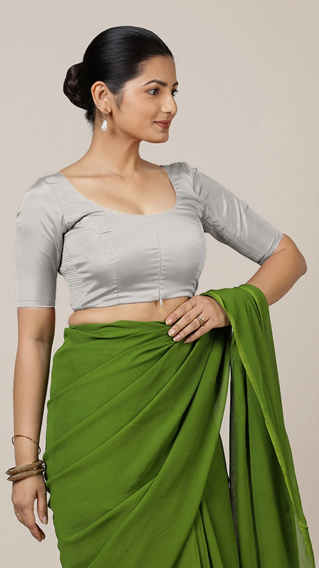Anisha x Rozaana | Elbow Sleeves Saree Blouse in Silver - Image 9