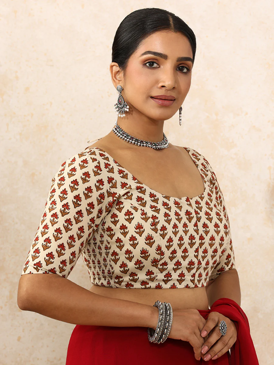 Meera x Rozaana | Elbow Sleeves Saree Blouse in Tulip Bloom Cream Block Print Cotton - Image 8