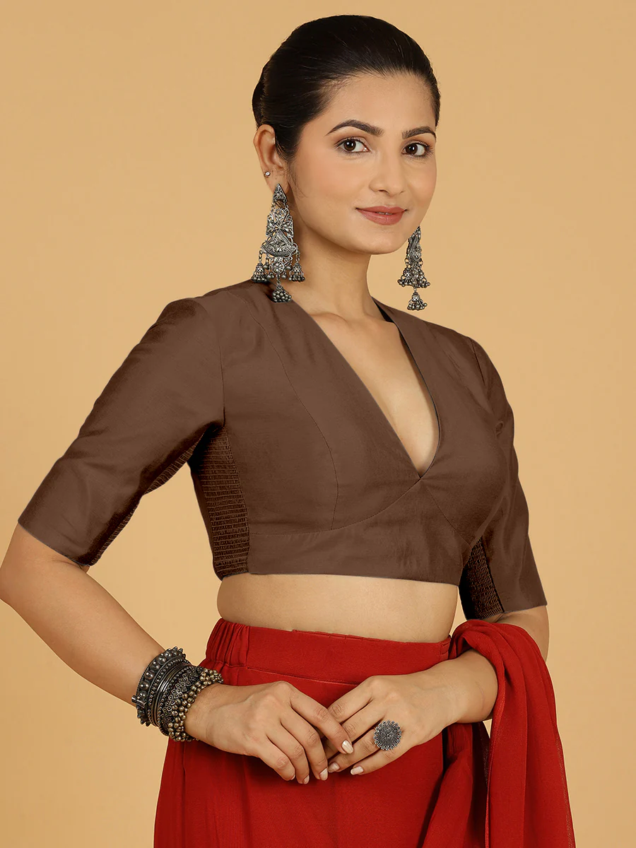Damini x Rozaana | Walnut Brown Elbow Sleeves V-Neck Saree Blouse - Image 5