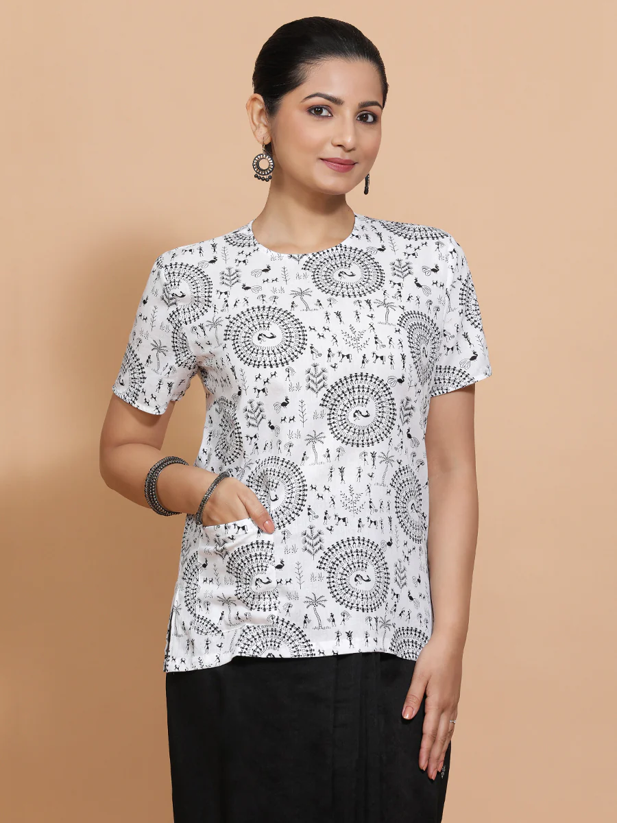 Tithi x Rozaana | Short Sleeves Cotton Saree Blouse in White Warli Print Fabric - Image 5