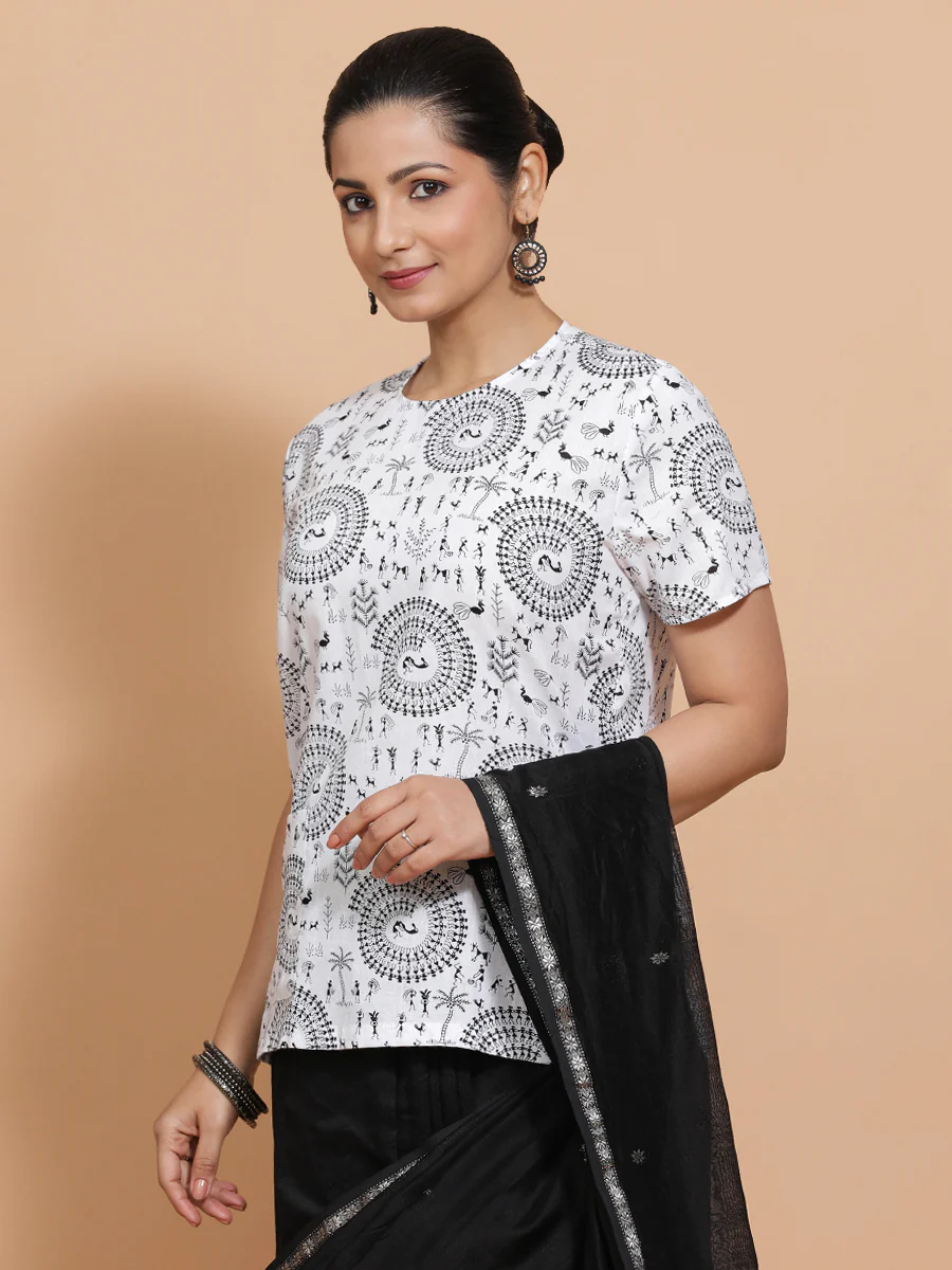 Tithi x Rozaana | Short Sleeves Cotton Saree Blouse in White Warli Print Fabric - Image 7