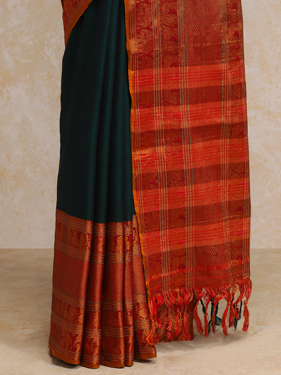Bottle Green Big Border Handloom Cotton Narayanpet Saree - Image 4