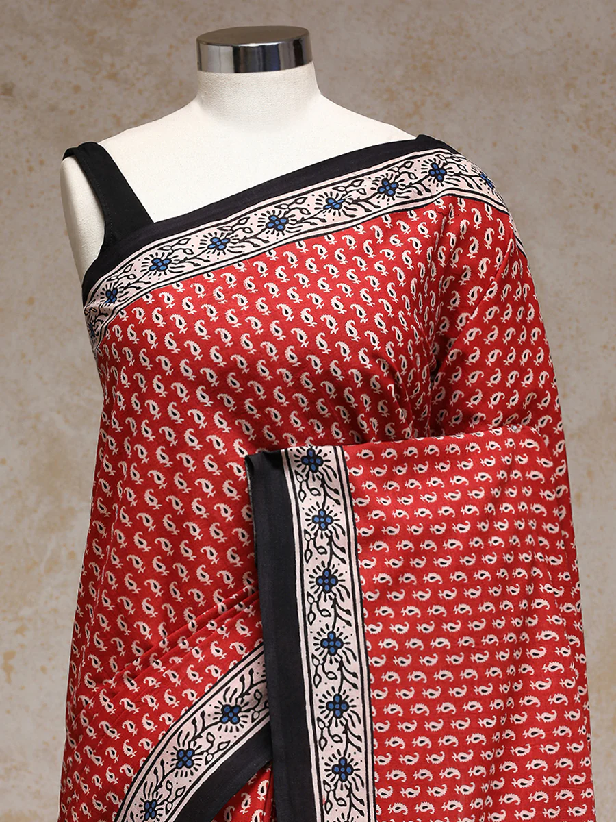 Clay Red Handblock Printed Mango Motif Mulmul Saree - Image 3
