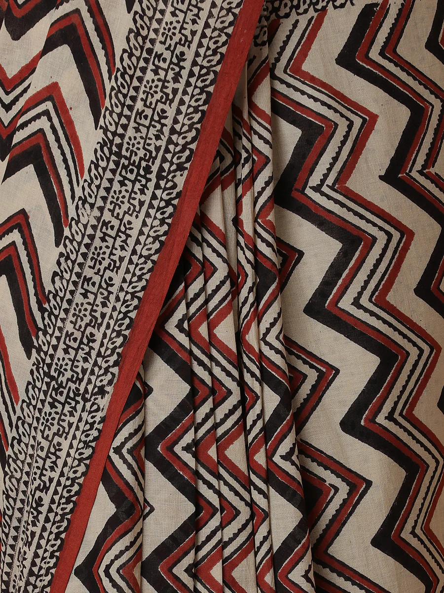 Hand Block Chevron Printed Cotton Mulmul saree - Image 3
