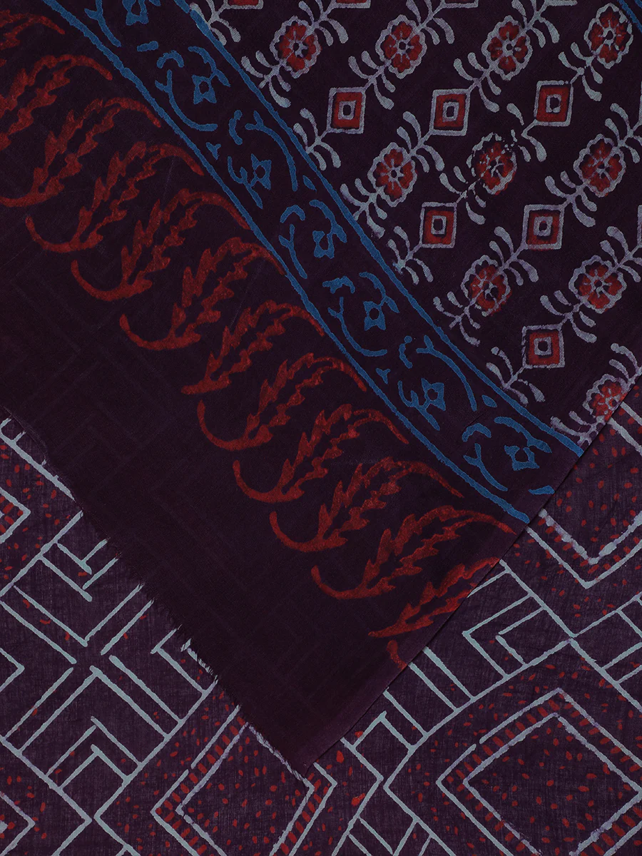 Hand Block Geometric Printed Violet Cotton Mulmul saree - Image 2